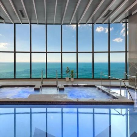 Surfers Paradise New Beachfront Apartments Gold Coast Extérieur photo