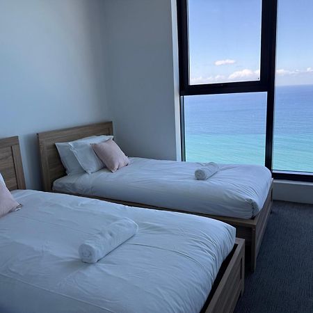 Surfers Paradise New Beachfront Apartments Gold Coast Extérieur photo