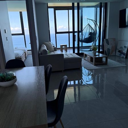 Surfers Paradise New Beachfront Apartments Gold Coast Extérieur photo