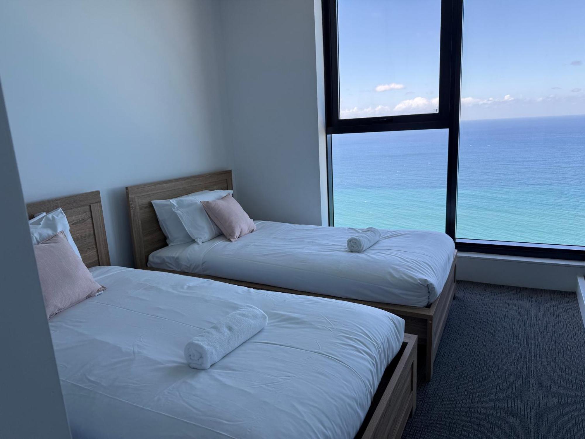 Surfers Paradise New Beachfront Apartments Gold Coast Extérieur photo